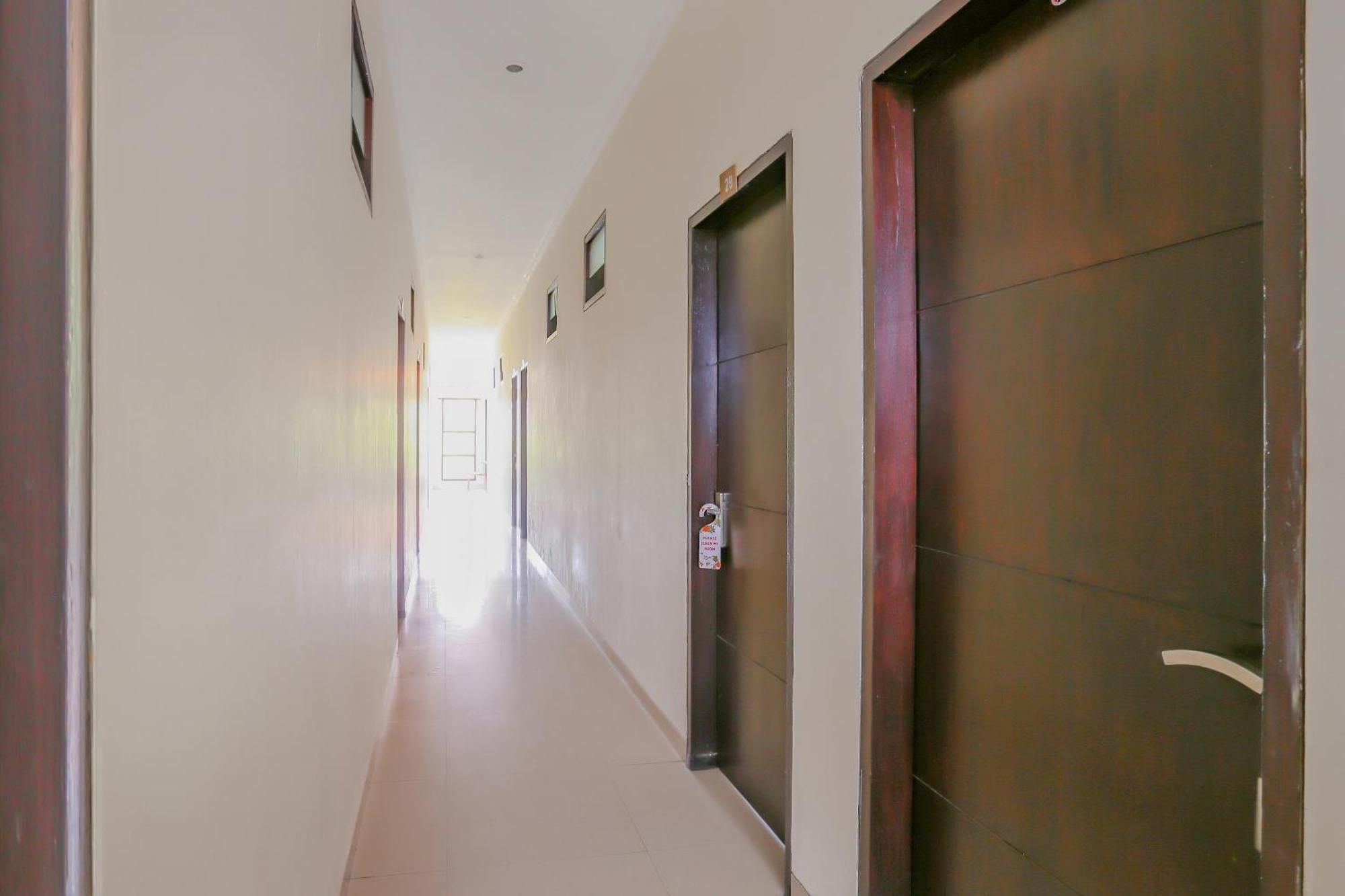 Oyo 4012 Ari Beach Inn 庫塔 外观 照片